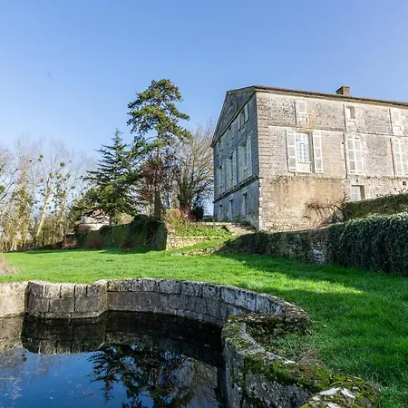 Château De Mouillepied Hotel Port-dʼEnvaux