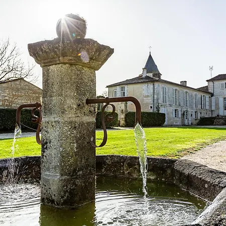 Chateau De Mouillepied