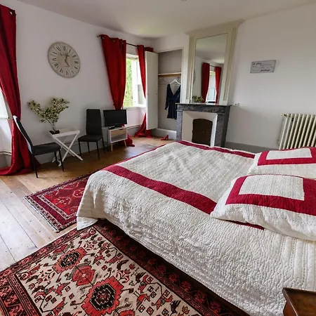 Chateau De Mouillepied Hotel 3*