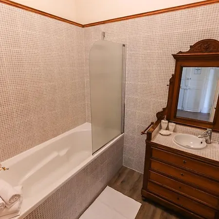 Chateau De Mouillepied Hotel Port-dʼEnvaux