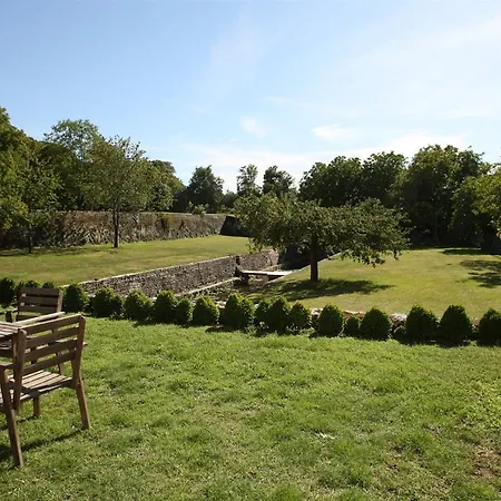 Chateau De Mouillepied Hotel 3*