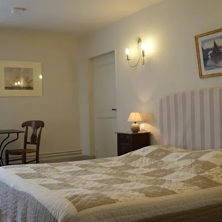 Chateau De Mouillepied Hotel 3*