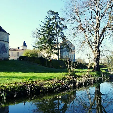 Chateau De Mouillepied 3* Port-dʼEnvaux